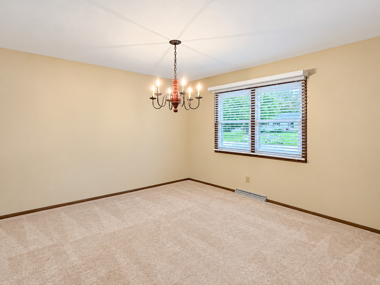 108 W Meadows Court
