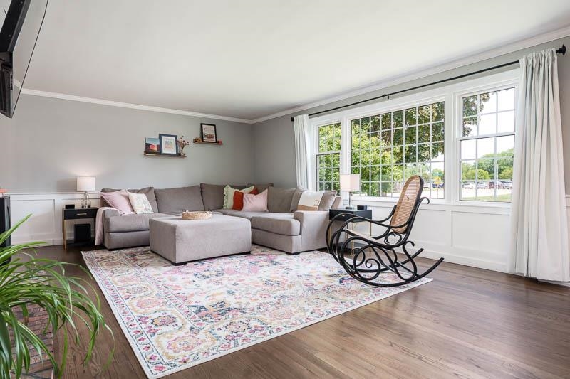 1433 Greenwich Lane