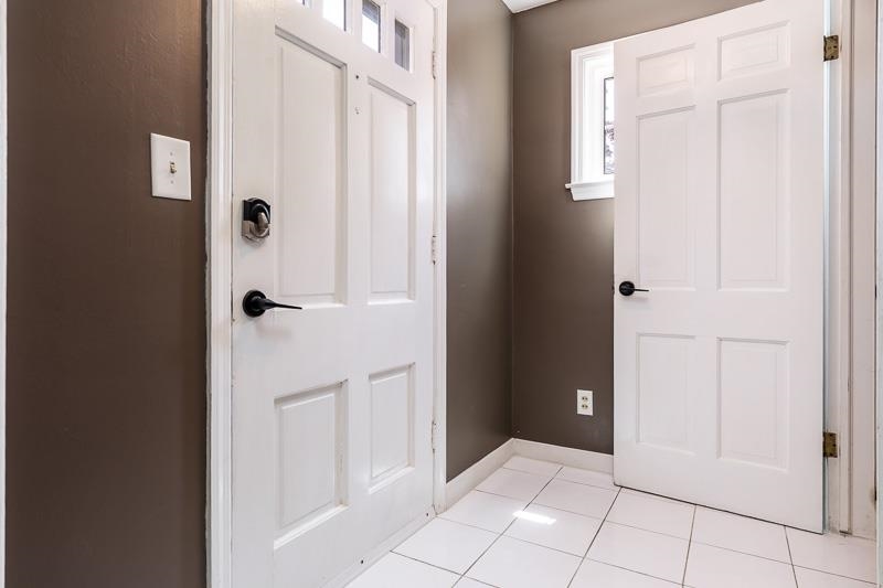 1433 Greenwich Lane