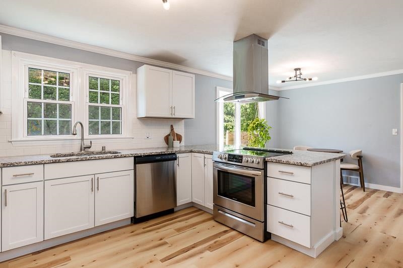 1433 Greenwich Lane