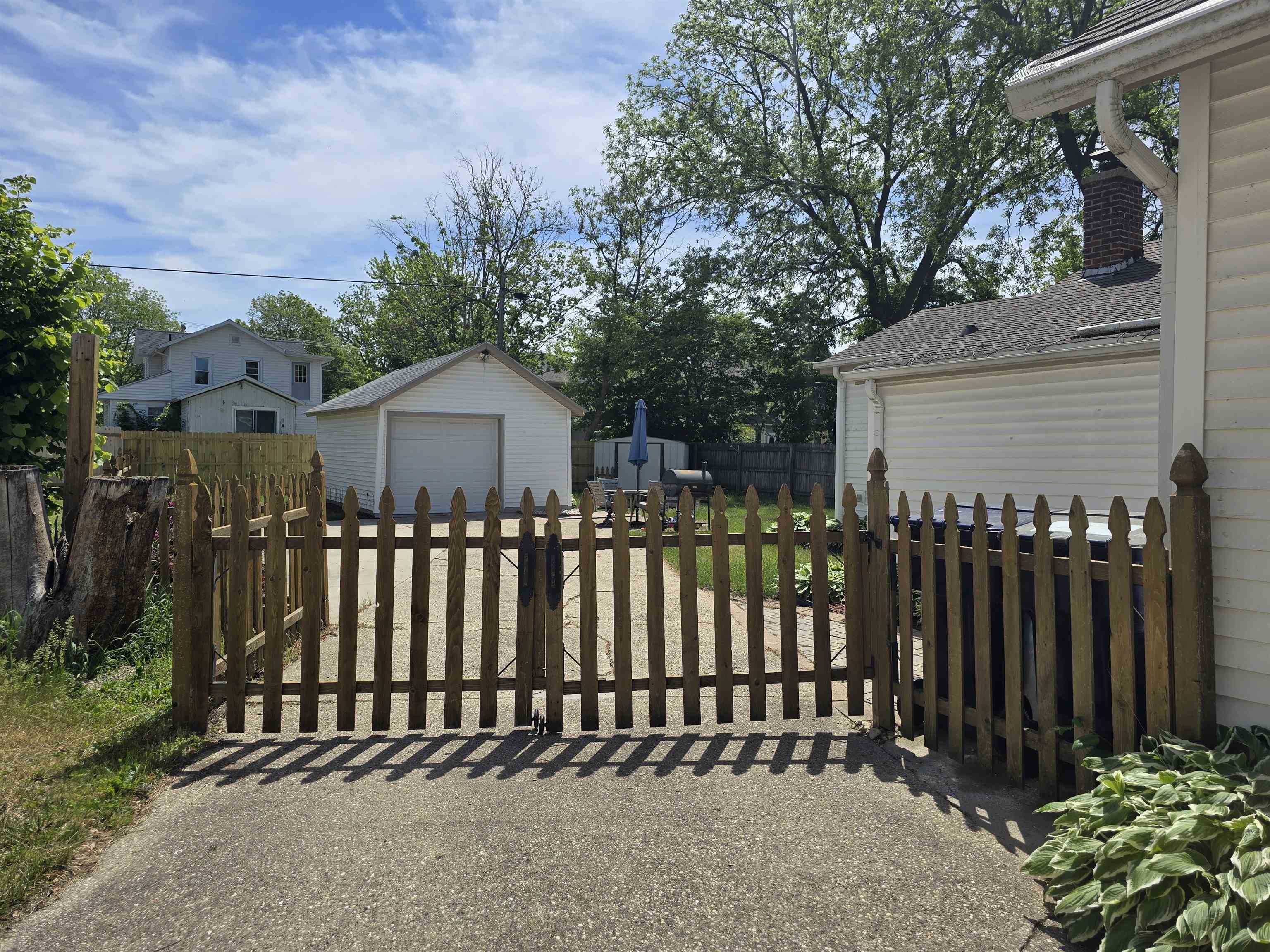 412 N Chatham Street