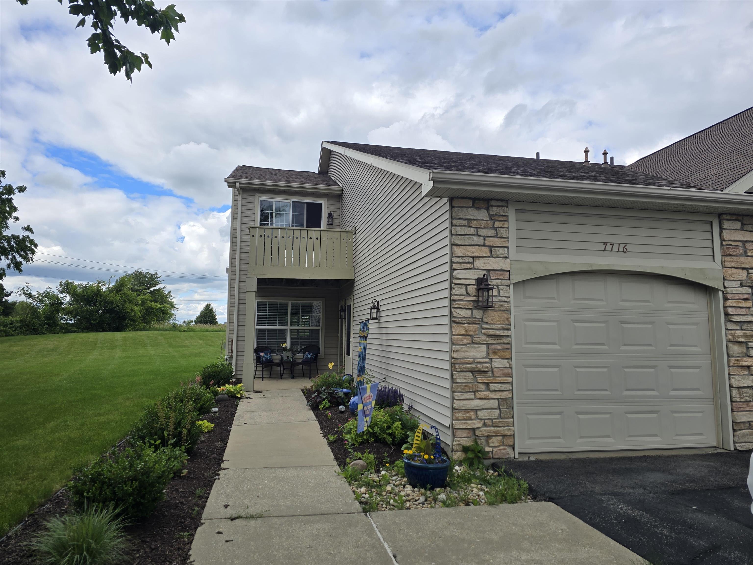 7716 Creek Bend