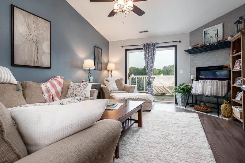 6429 Oak Crest Lane