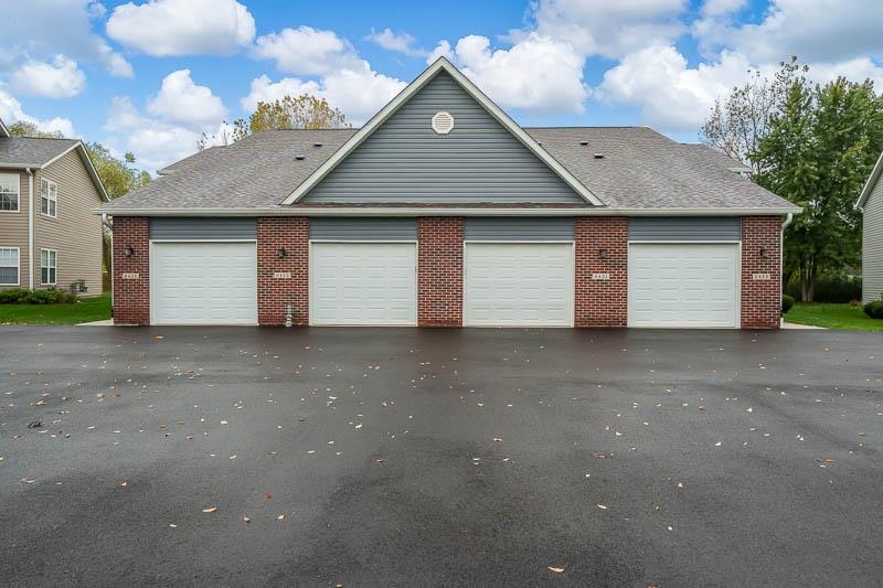 6429 Oak Crest Lane
