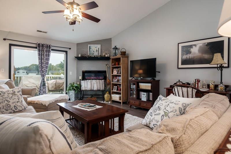 6429 Oak Crest Lane