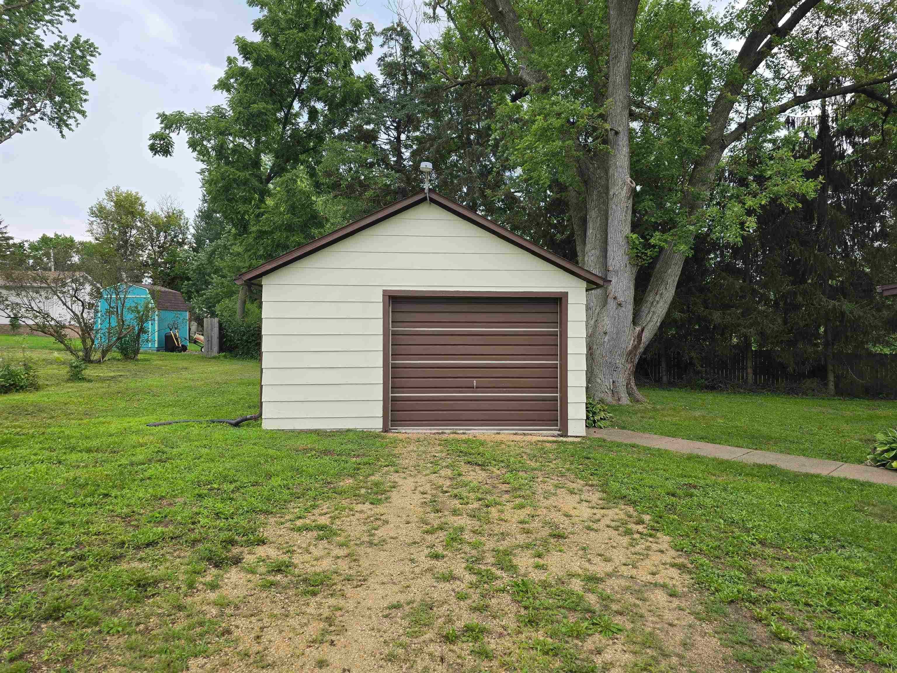 7 S Bruce Street