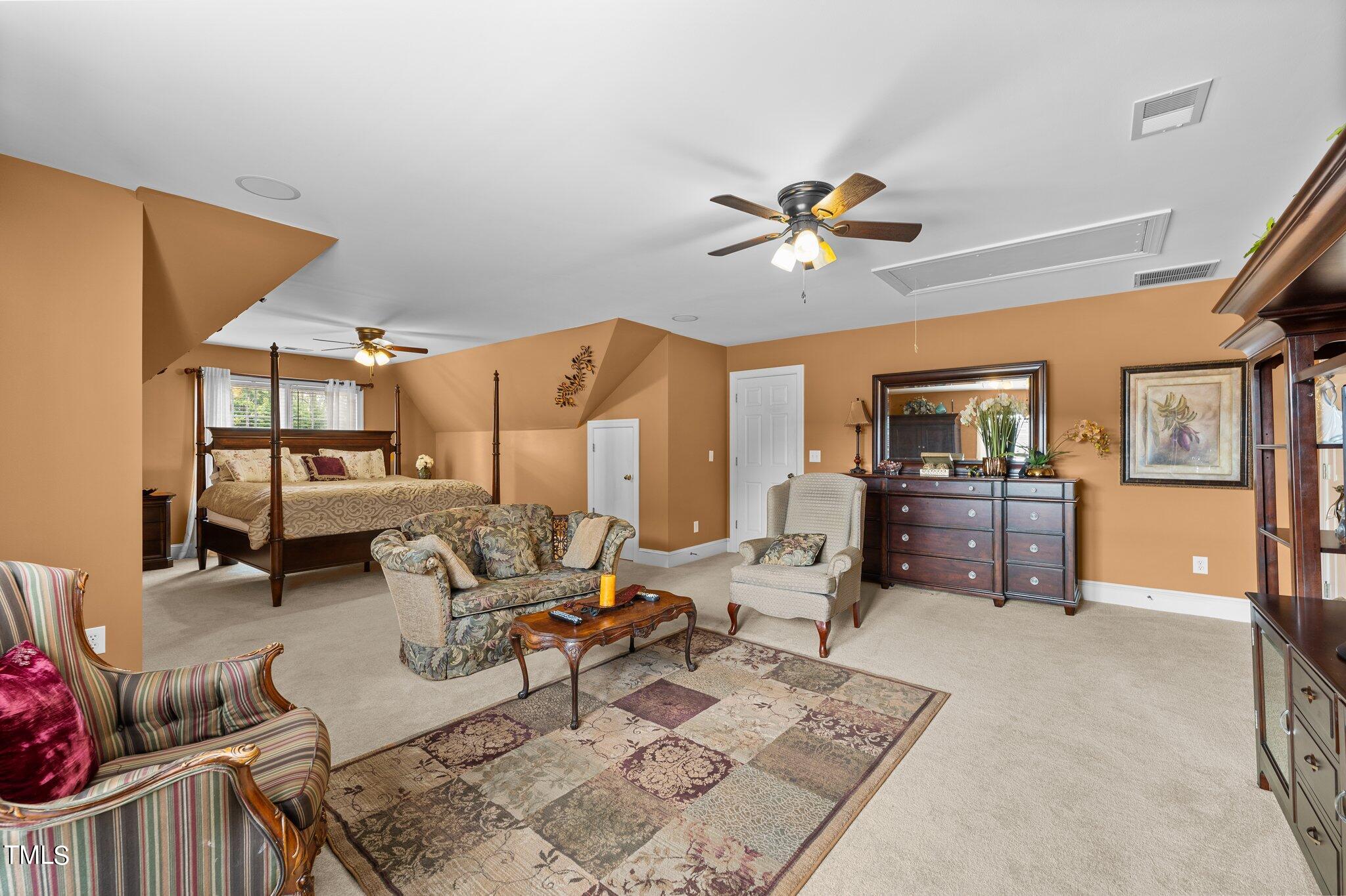 918 Golf House Road W