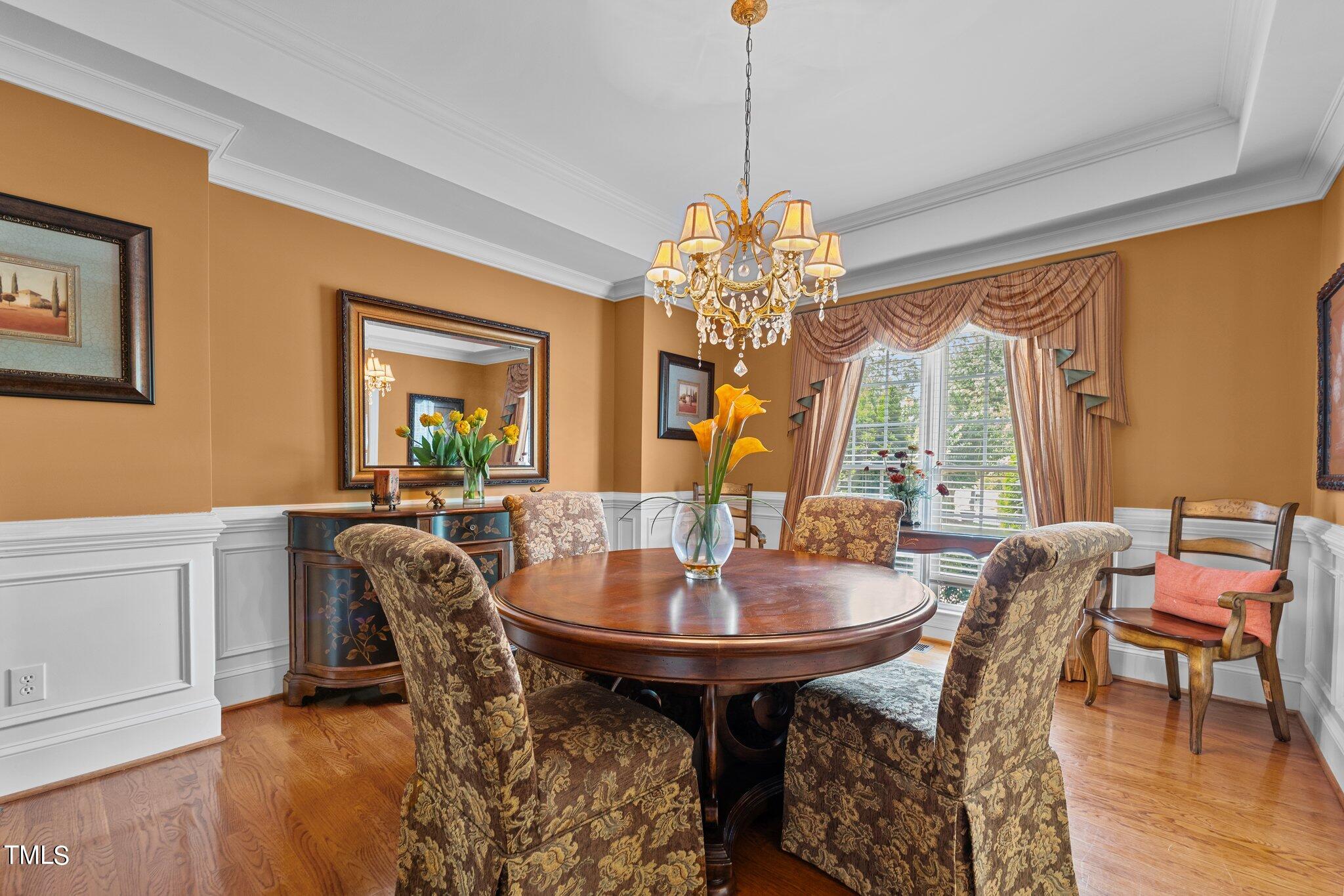 918 Golf House Road W