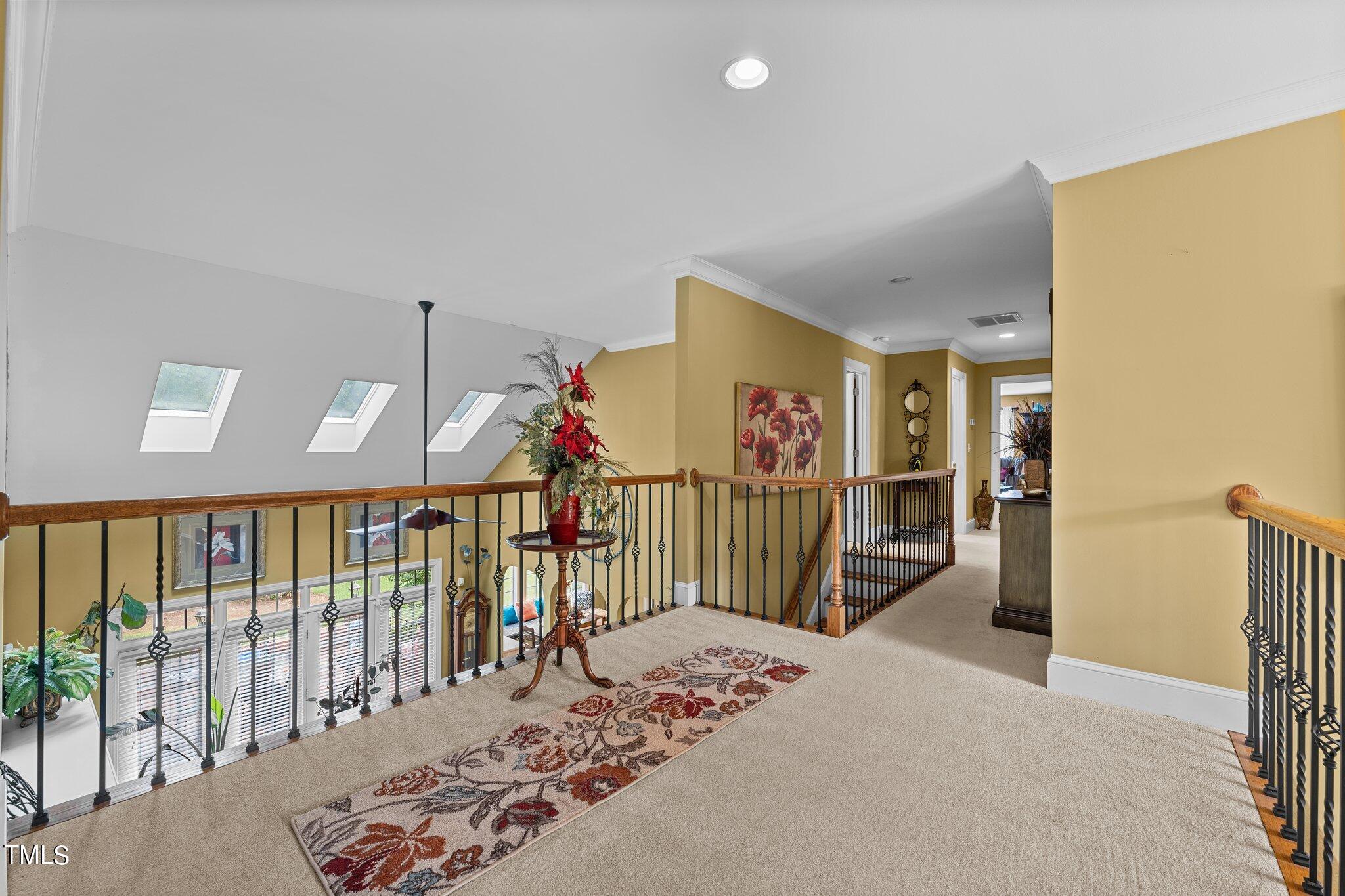 918 Golf House Road W