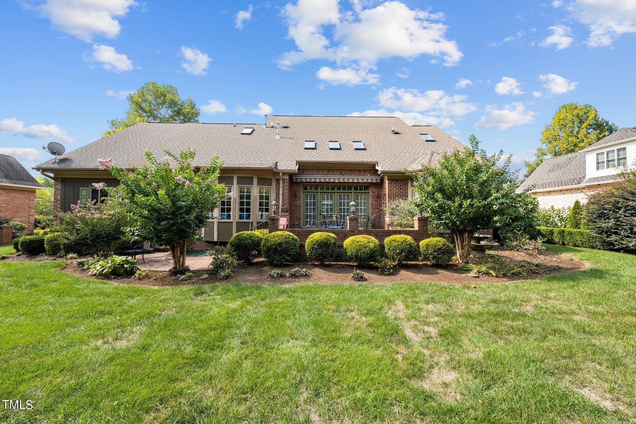918 Golf House Road W