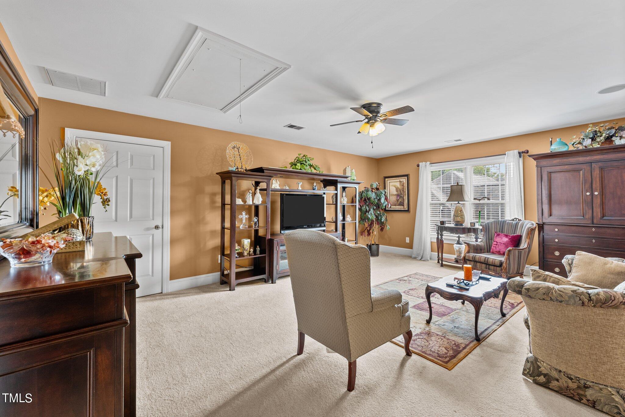 918 Golf House Road W