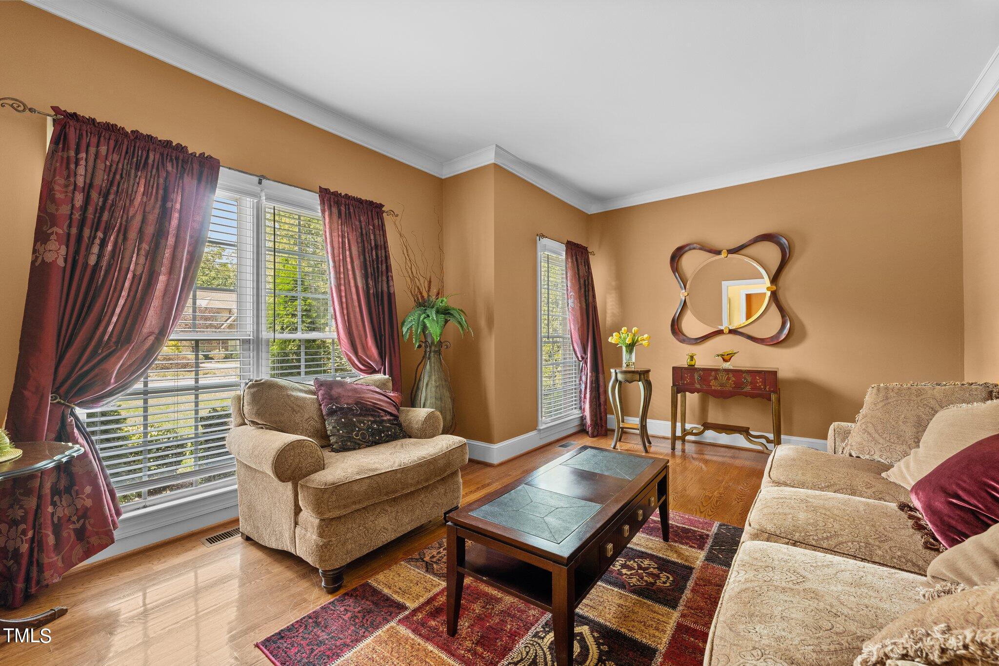 918 Golf House Road W