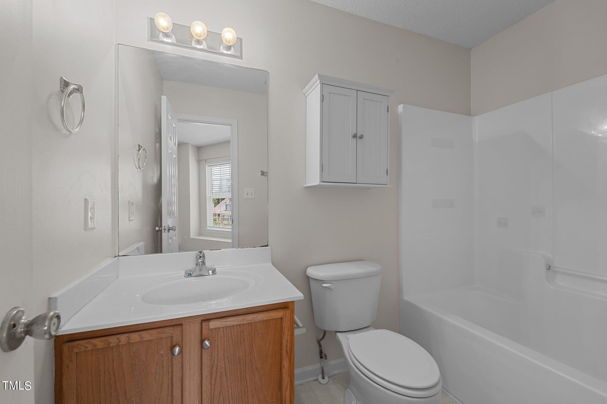 1119 Oak Blossom Way