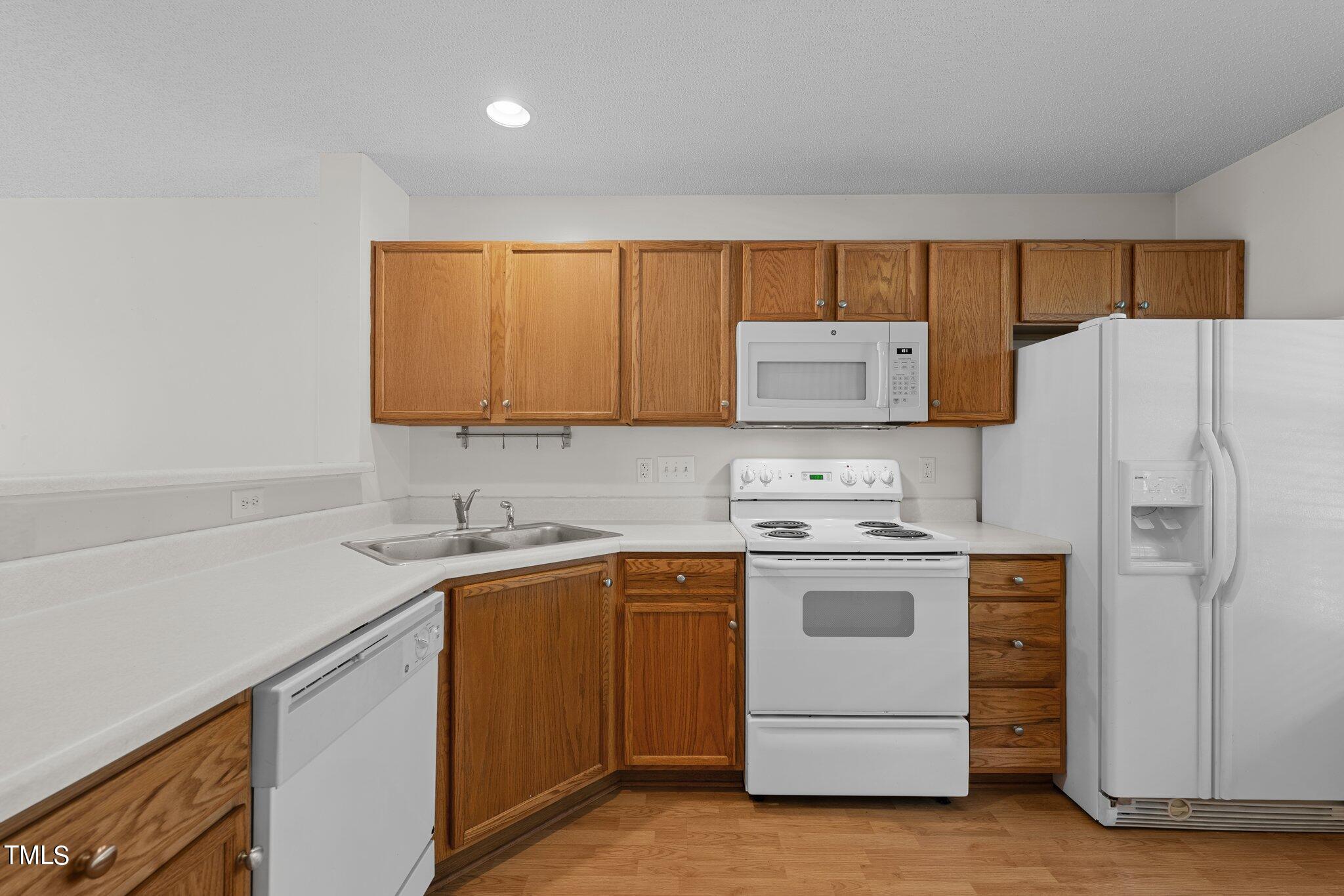 1119 Oak Blossom Way