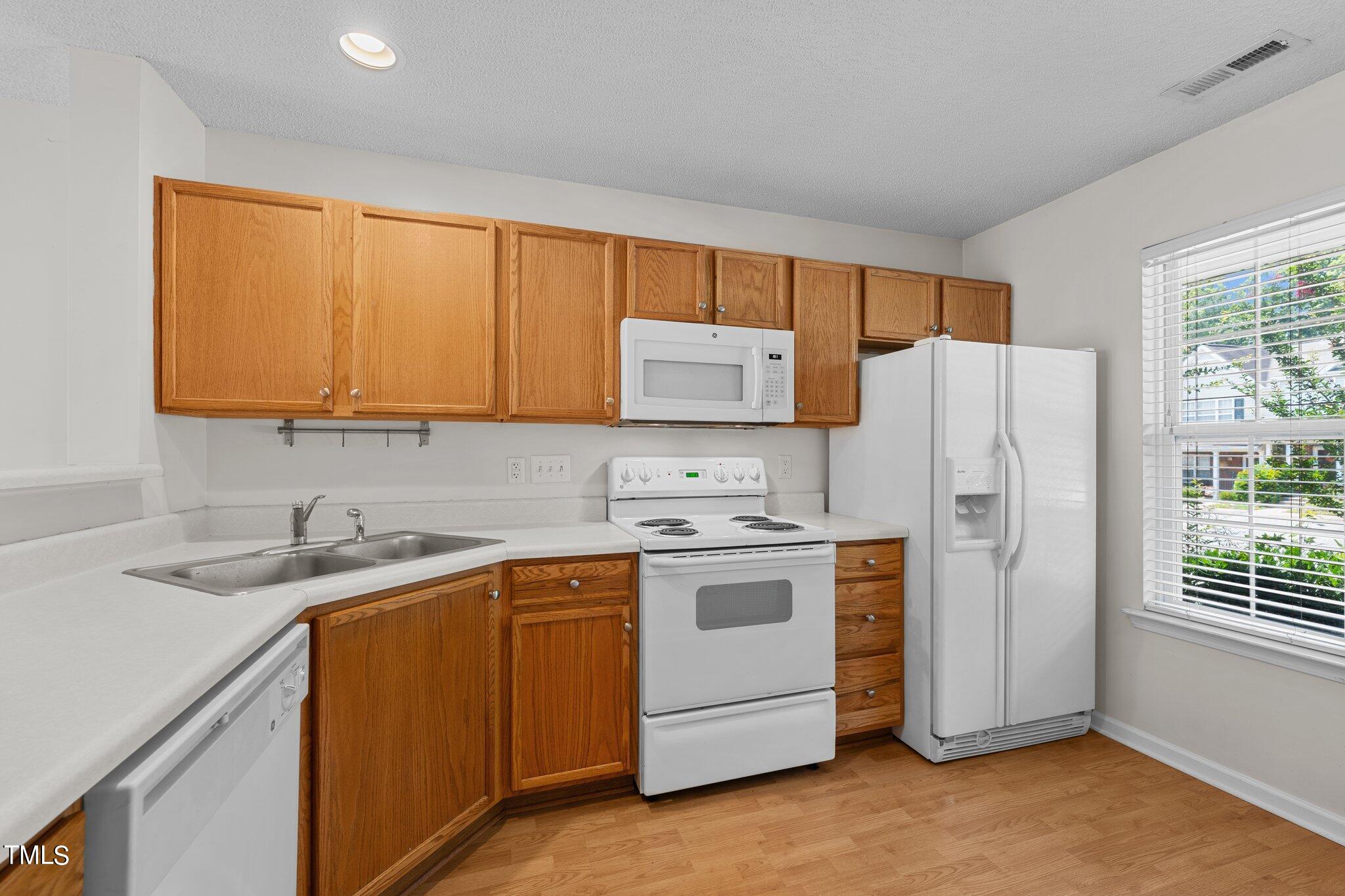 1119 Oak Blossom Way