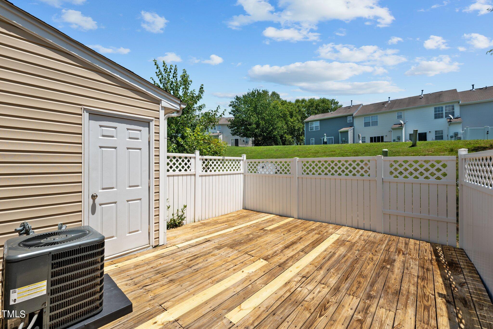 1119 Oak Blossom Way