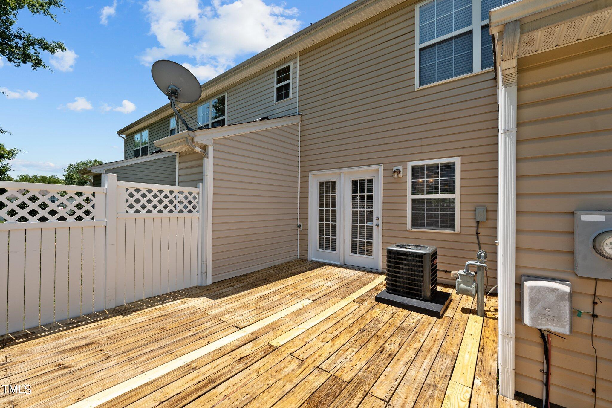1119 Oak Blossom Way