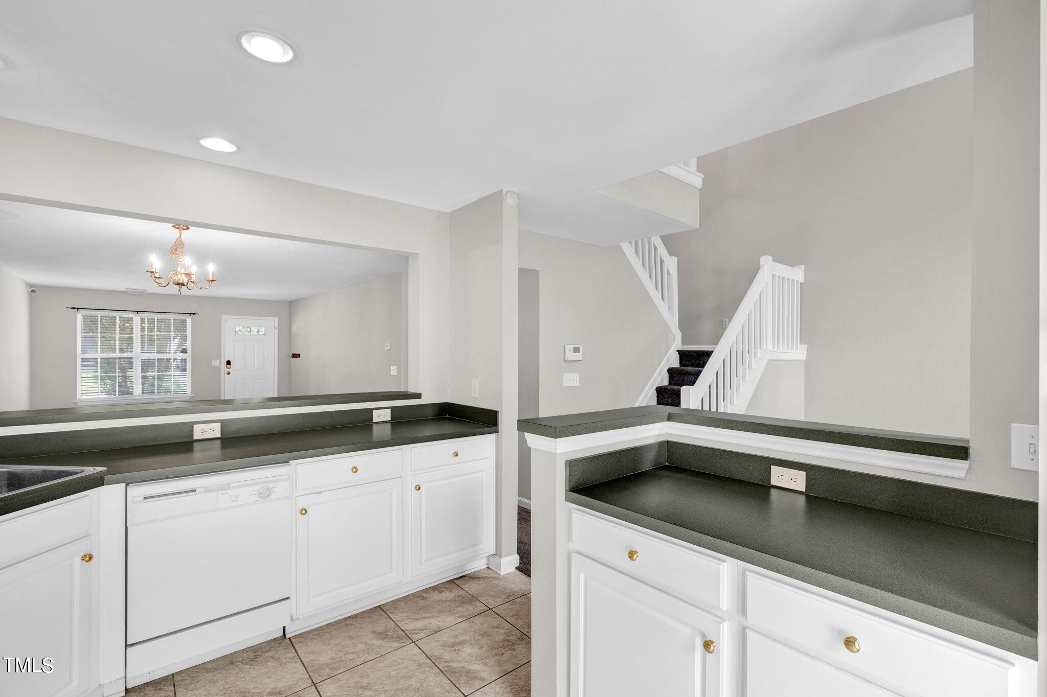 802 Creek Crossing Trail