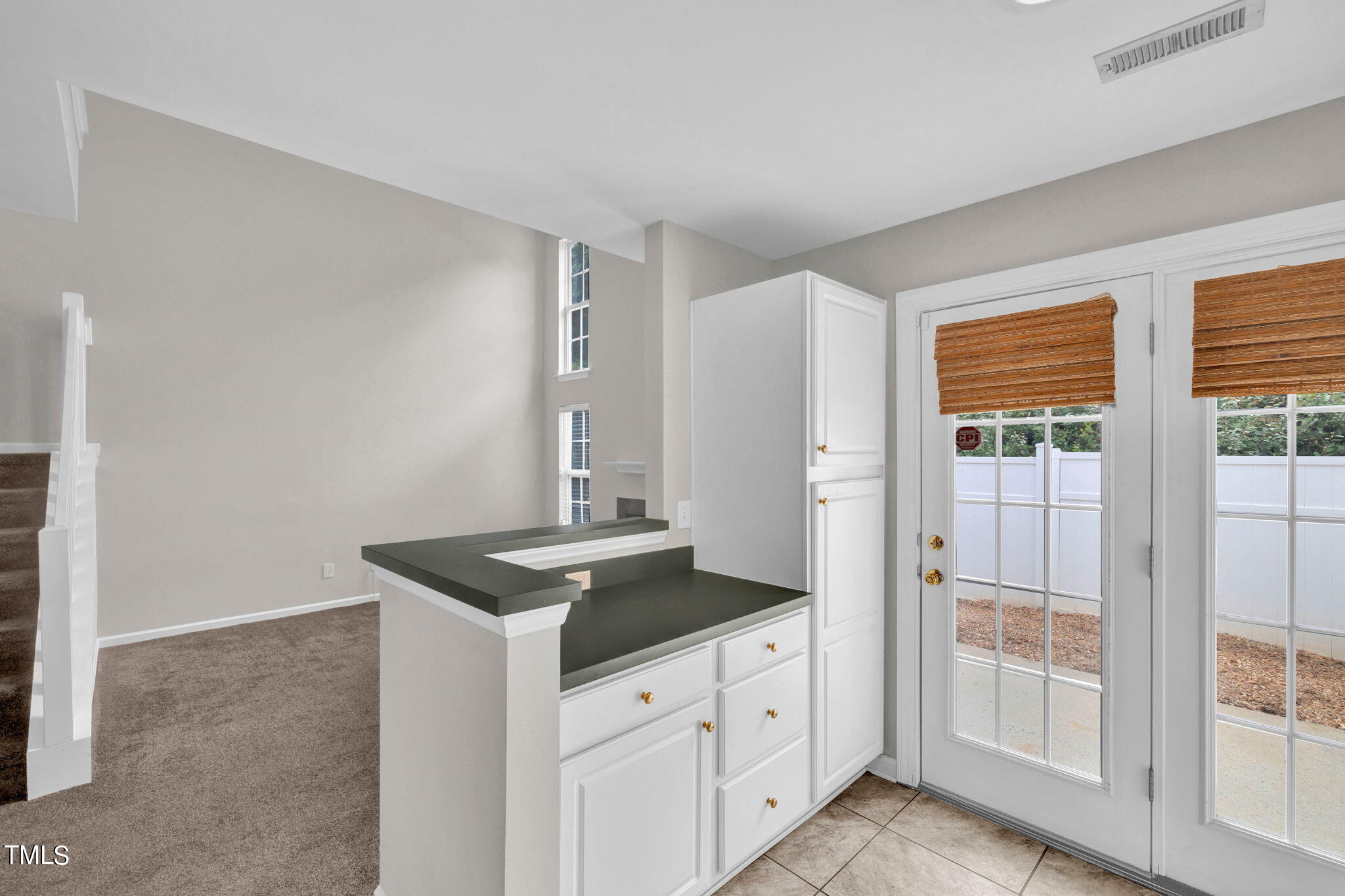 802 Creek Crossing Trail