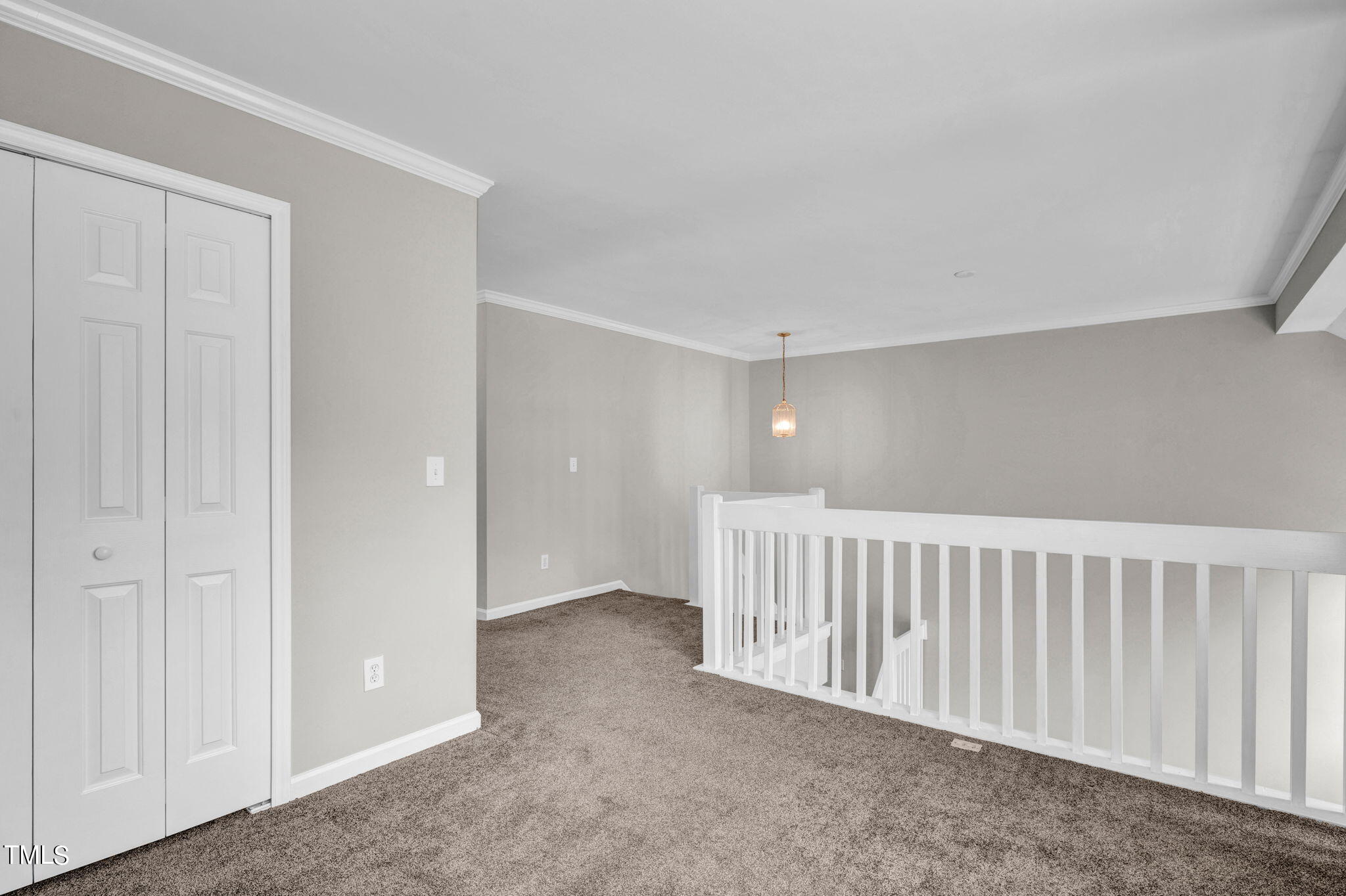 802 Creek Crossing Trail