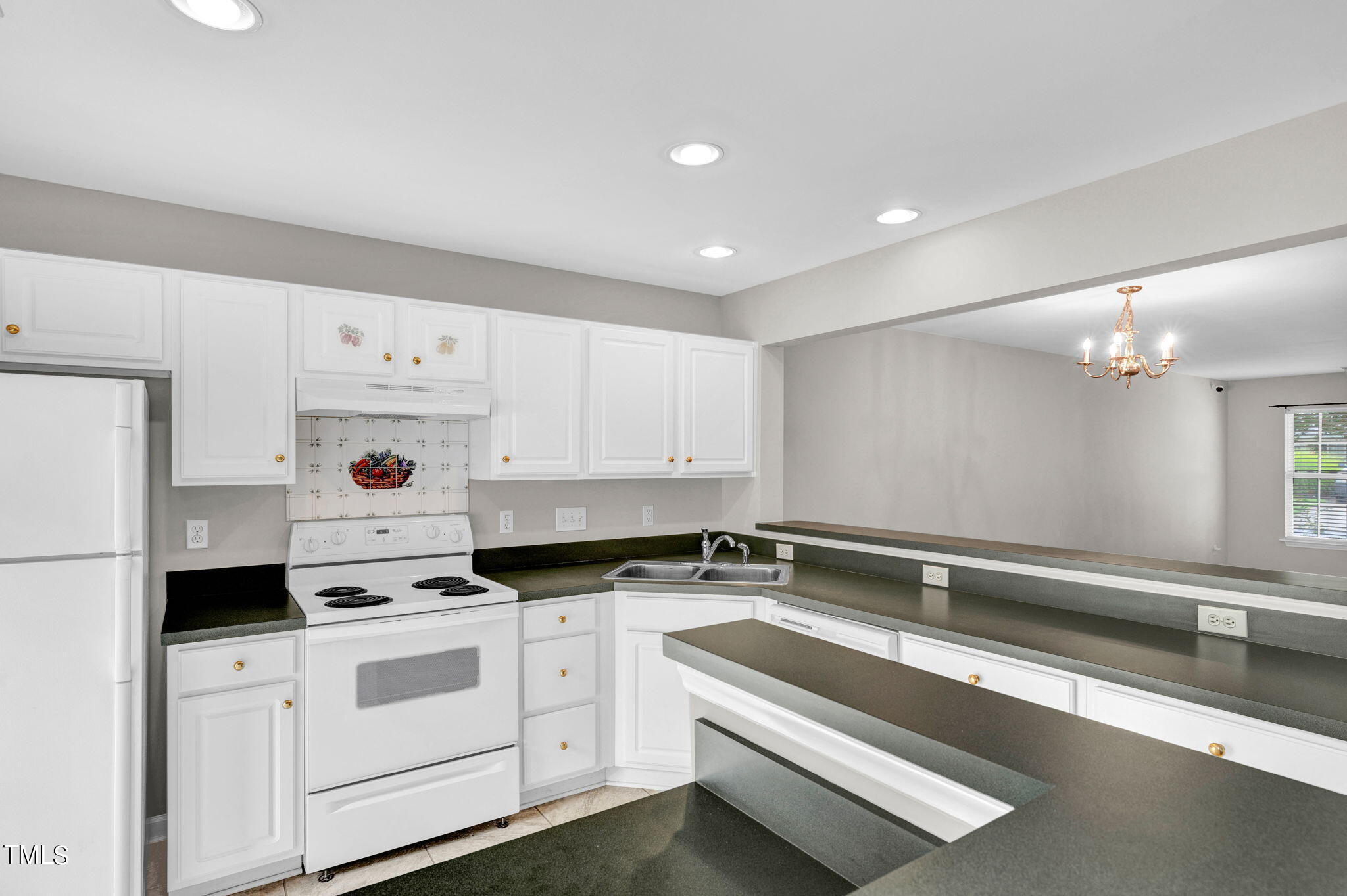 802 Creek Crossing Trail
