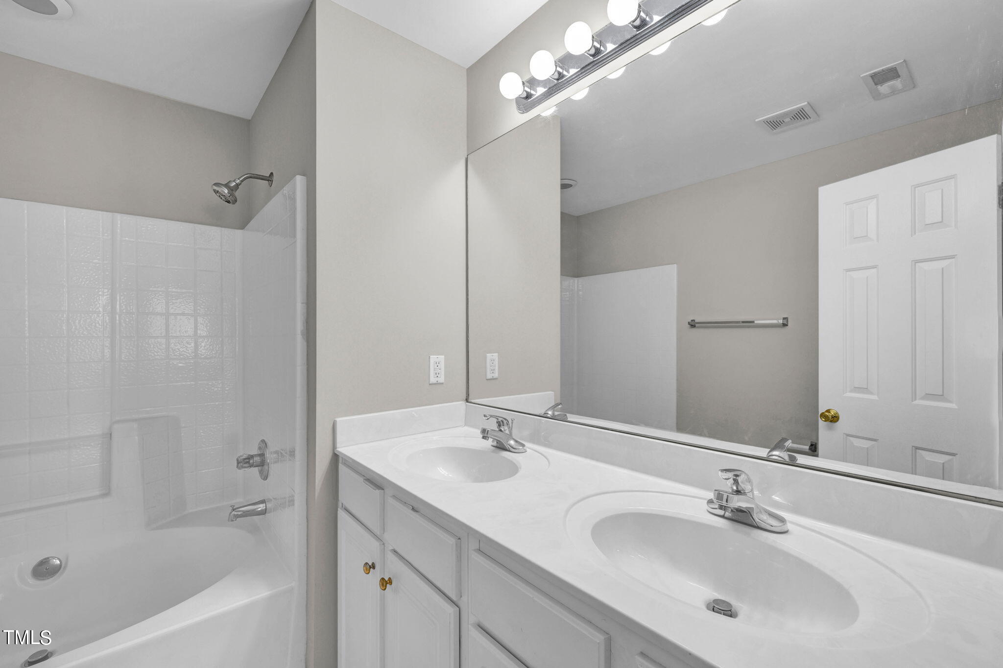 802 Creek Crossing Trail