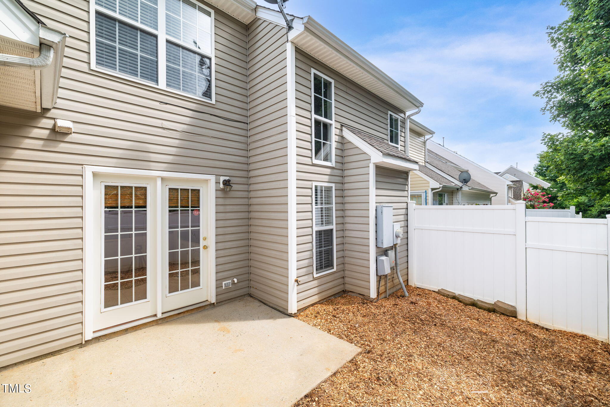 802 Creek Crossing Trail
