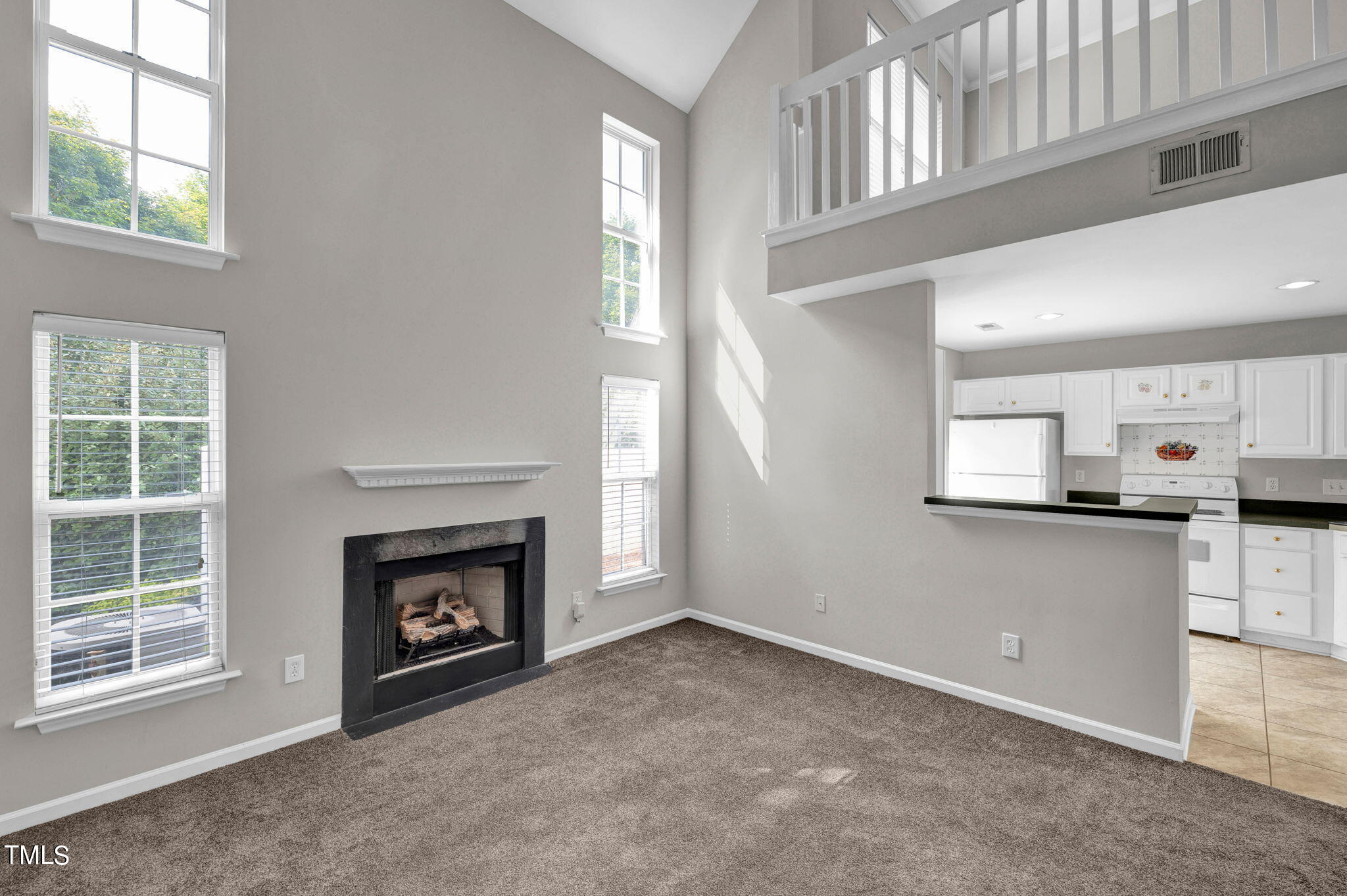 802 Creek Crossing Trail