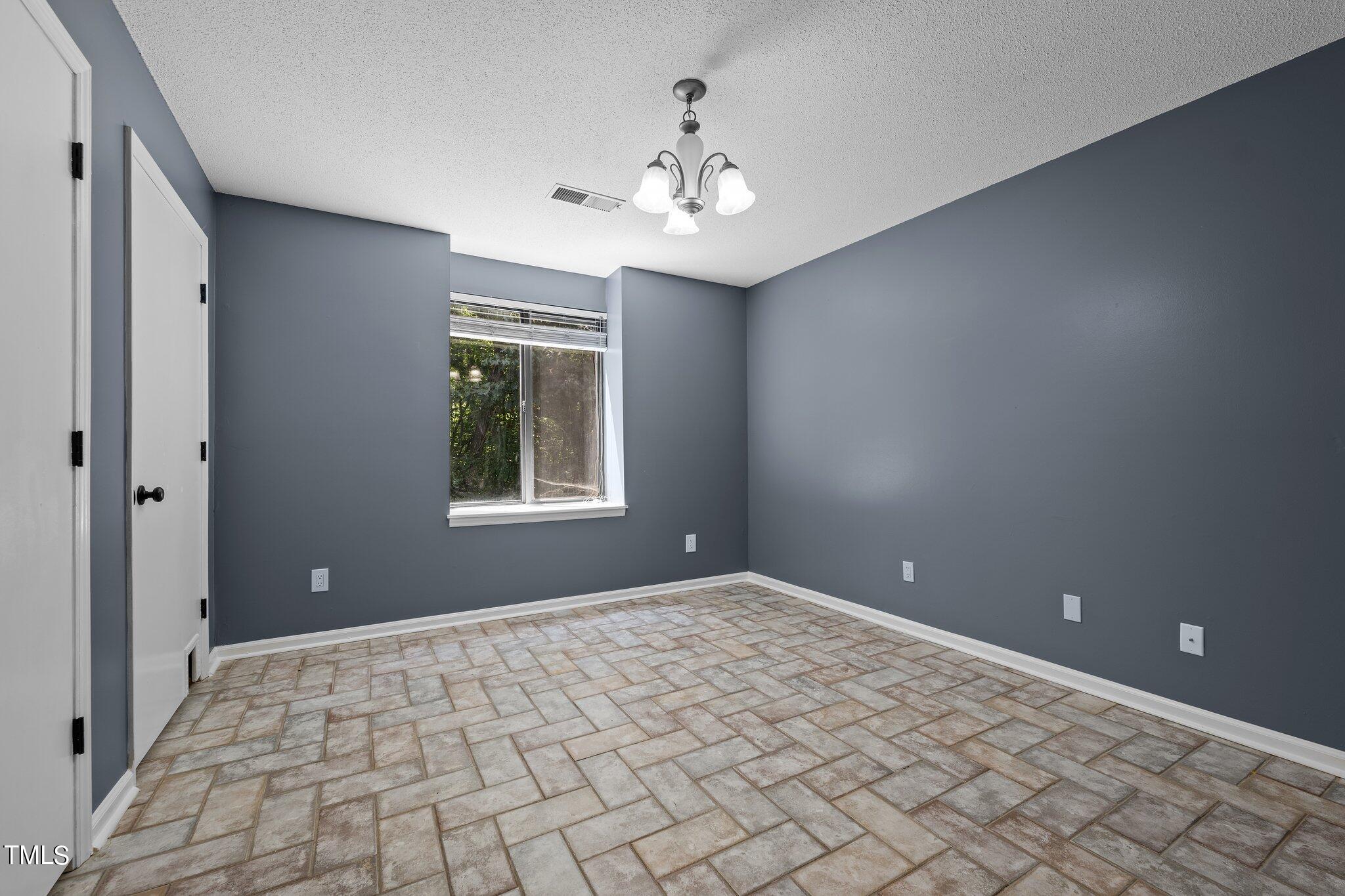2865 Treestead Circle