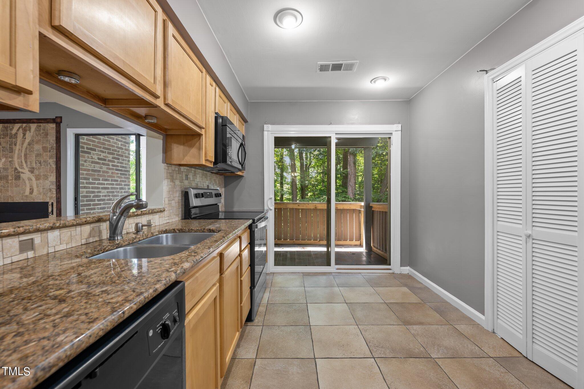 2865 Treestead Circle