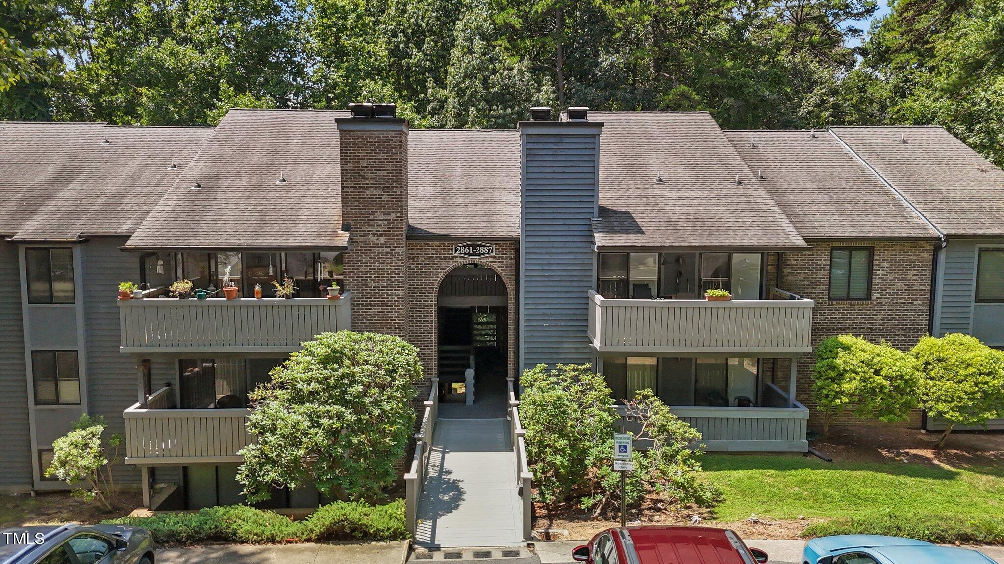 2865 Treestead Circle