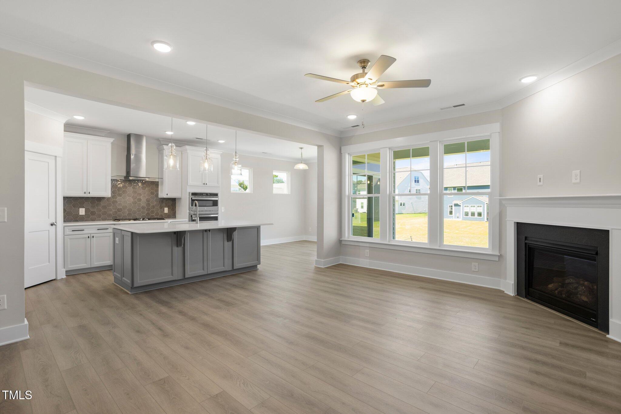 1129 Capulet Drive