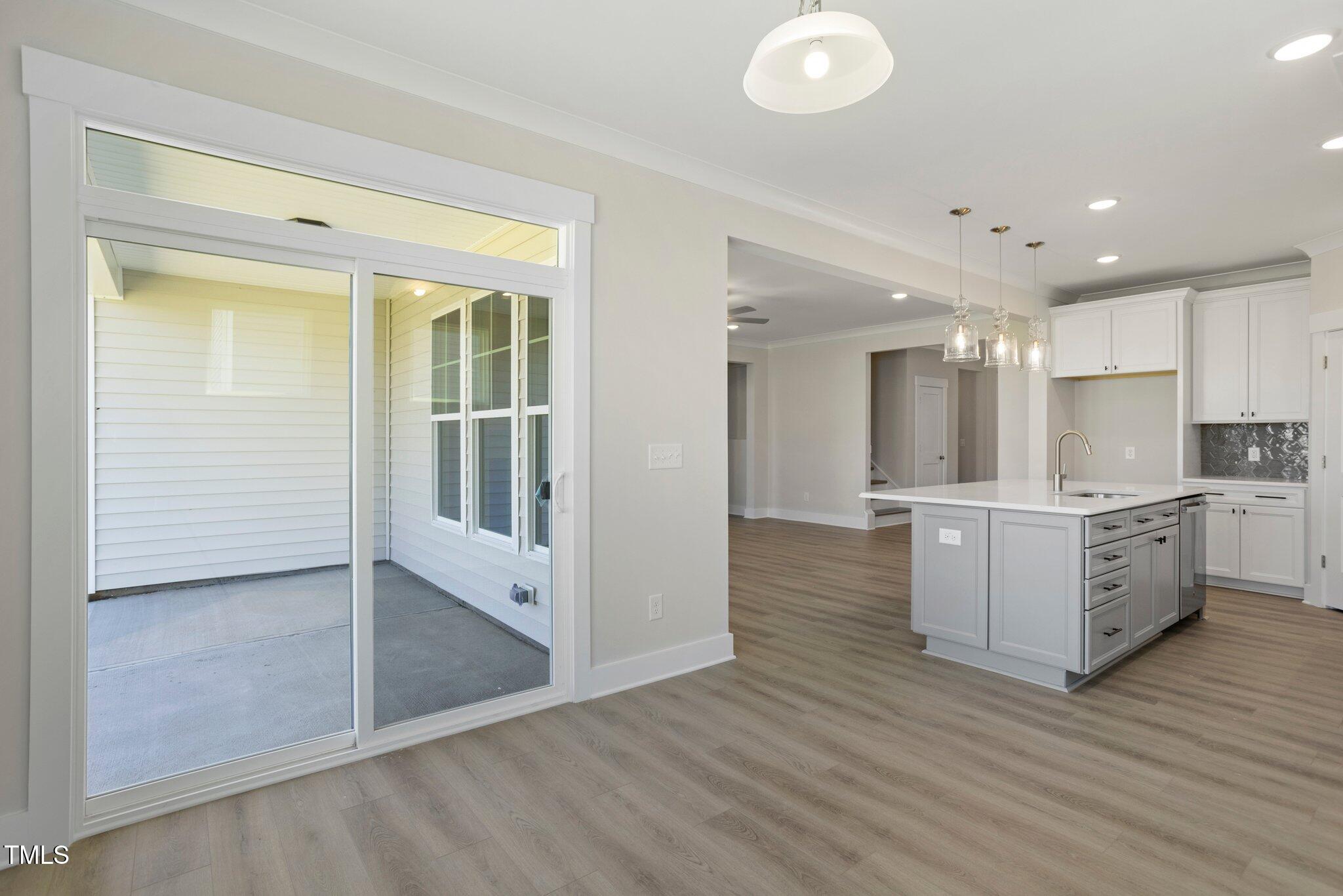 1129 Capulet Drive