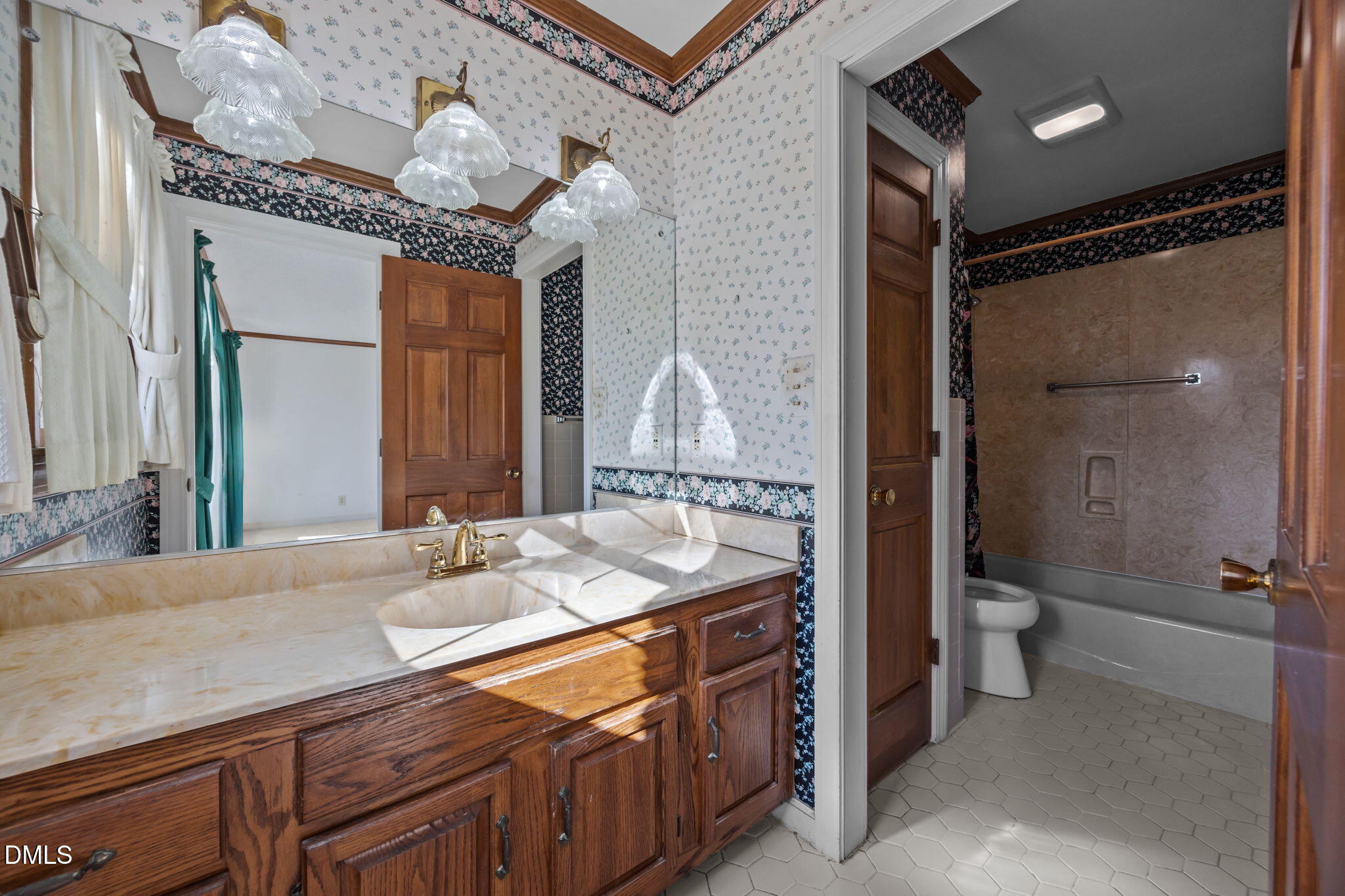 2404 Saddle Club Road