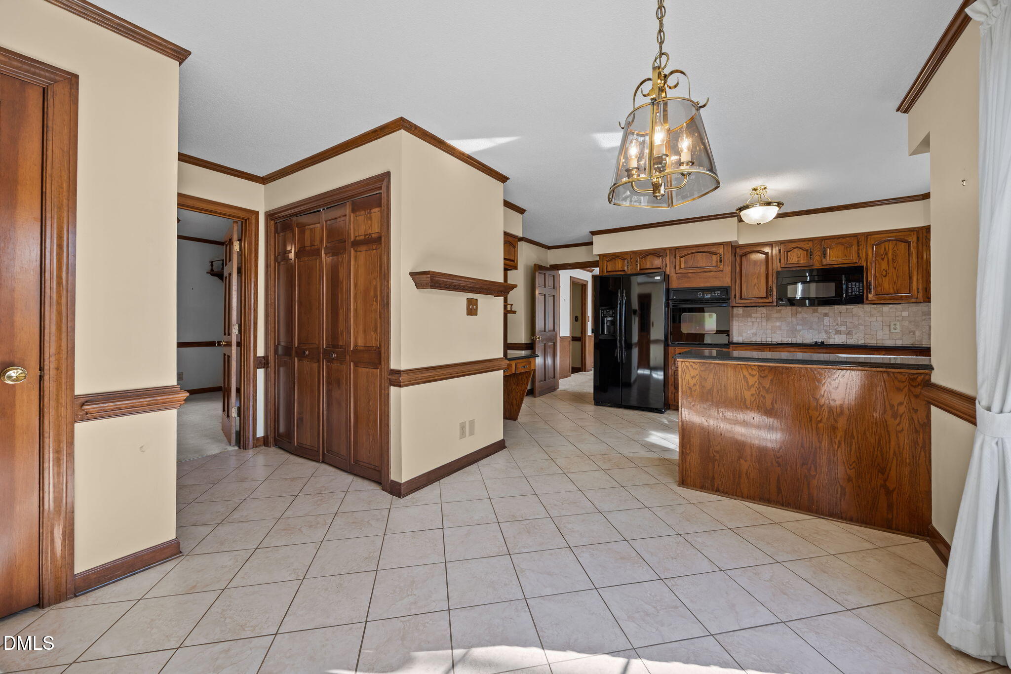 2404 Saddle Club Road