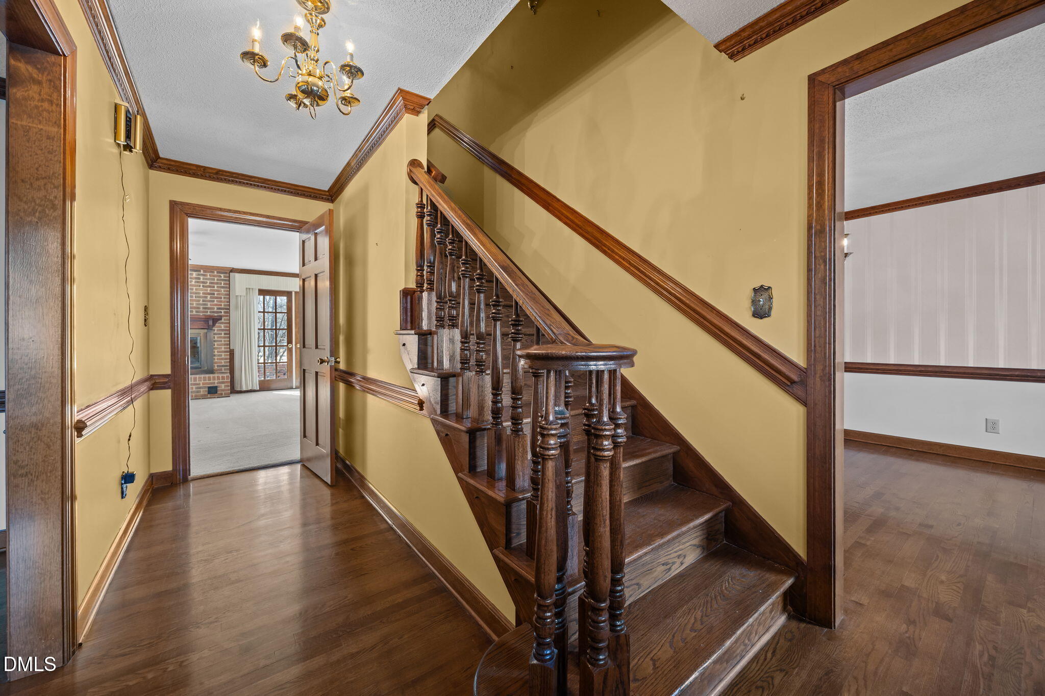 2404 Saddle Club Road