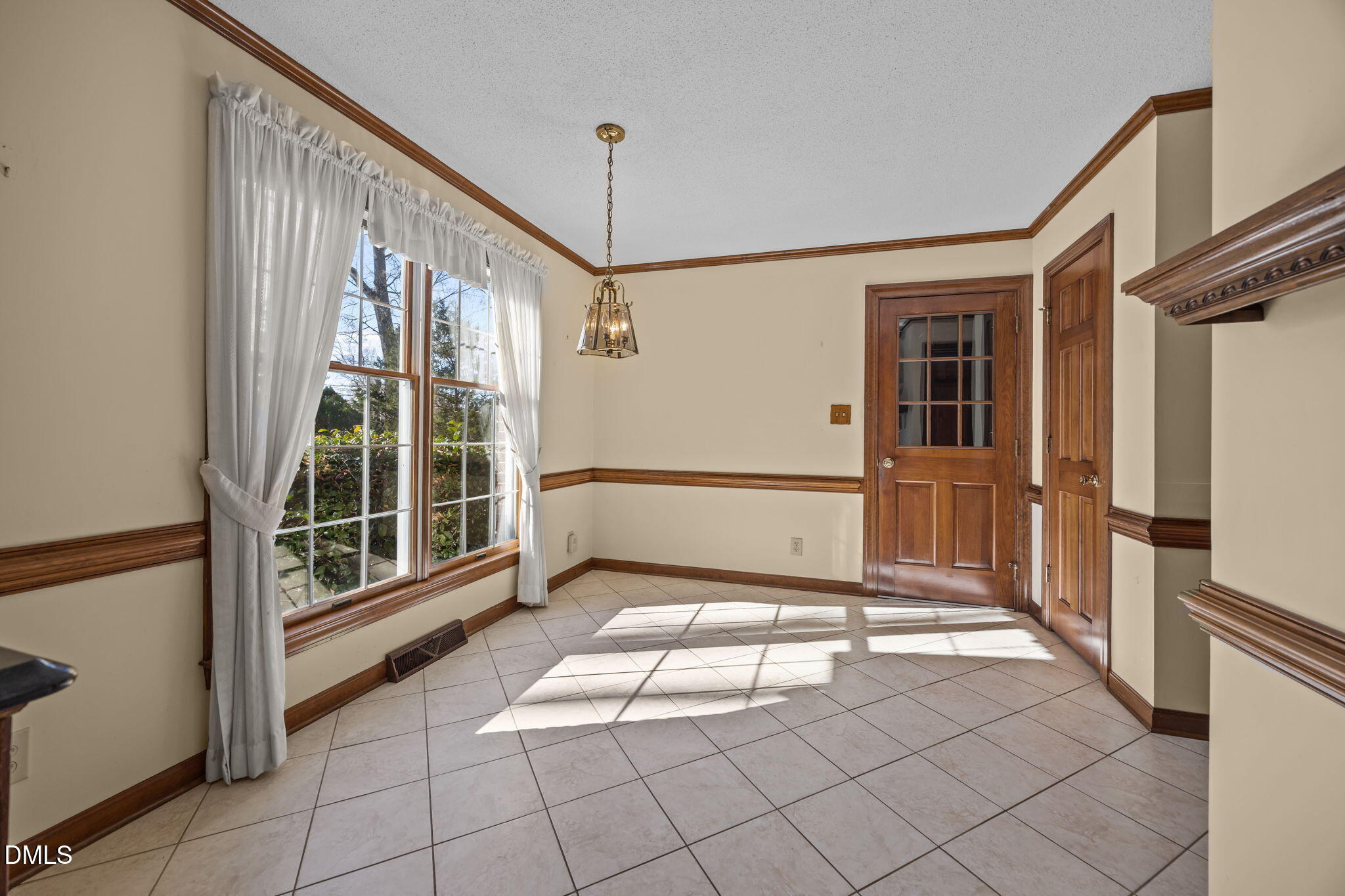 2404 Saddle Club Road