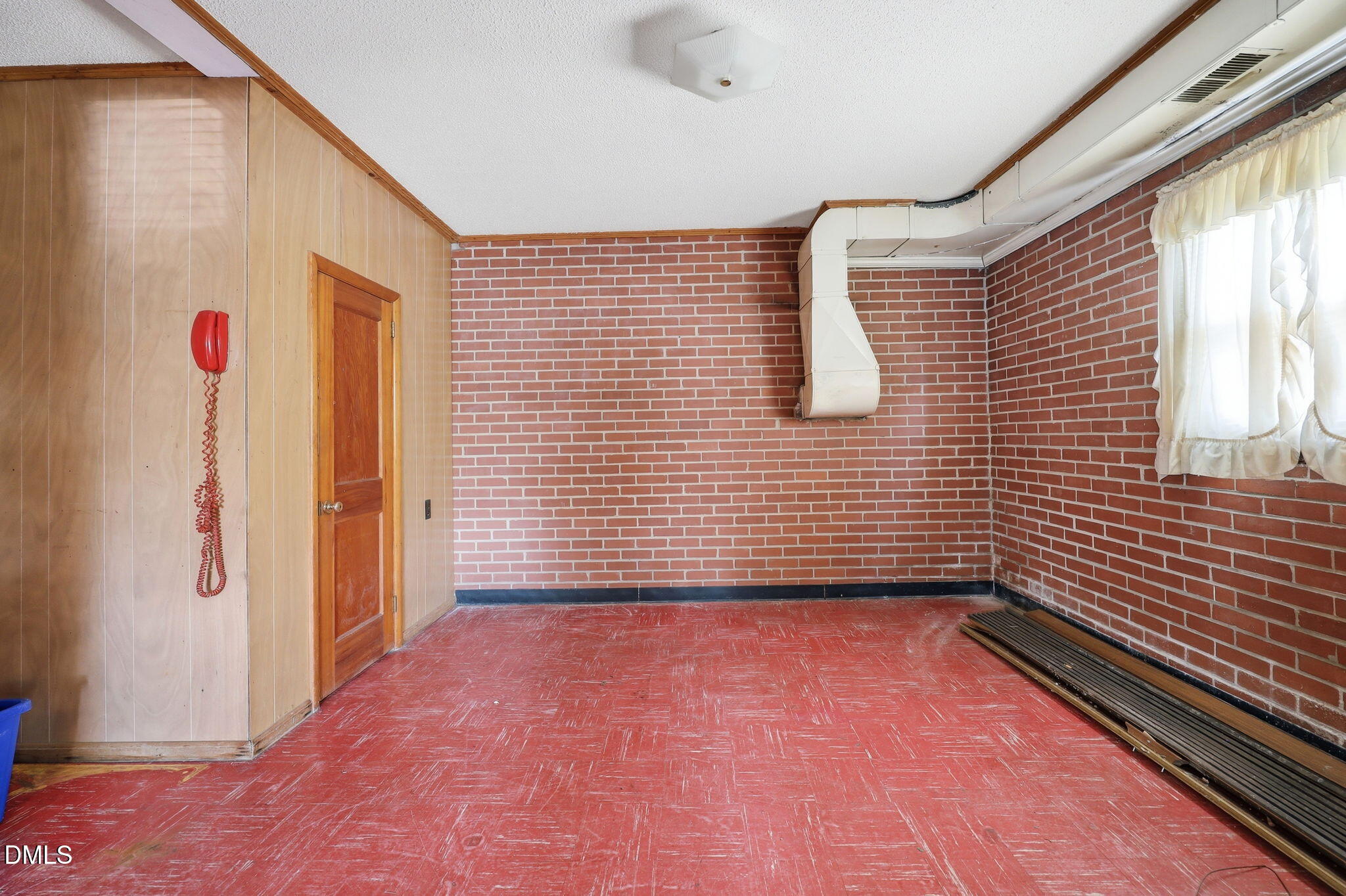 2222 Lynette Drive