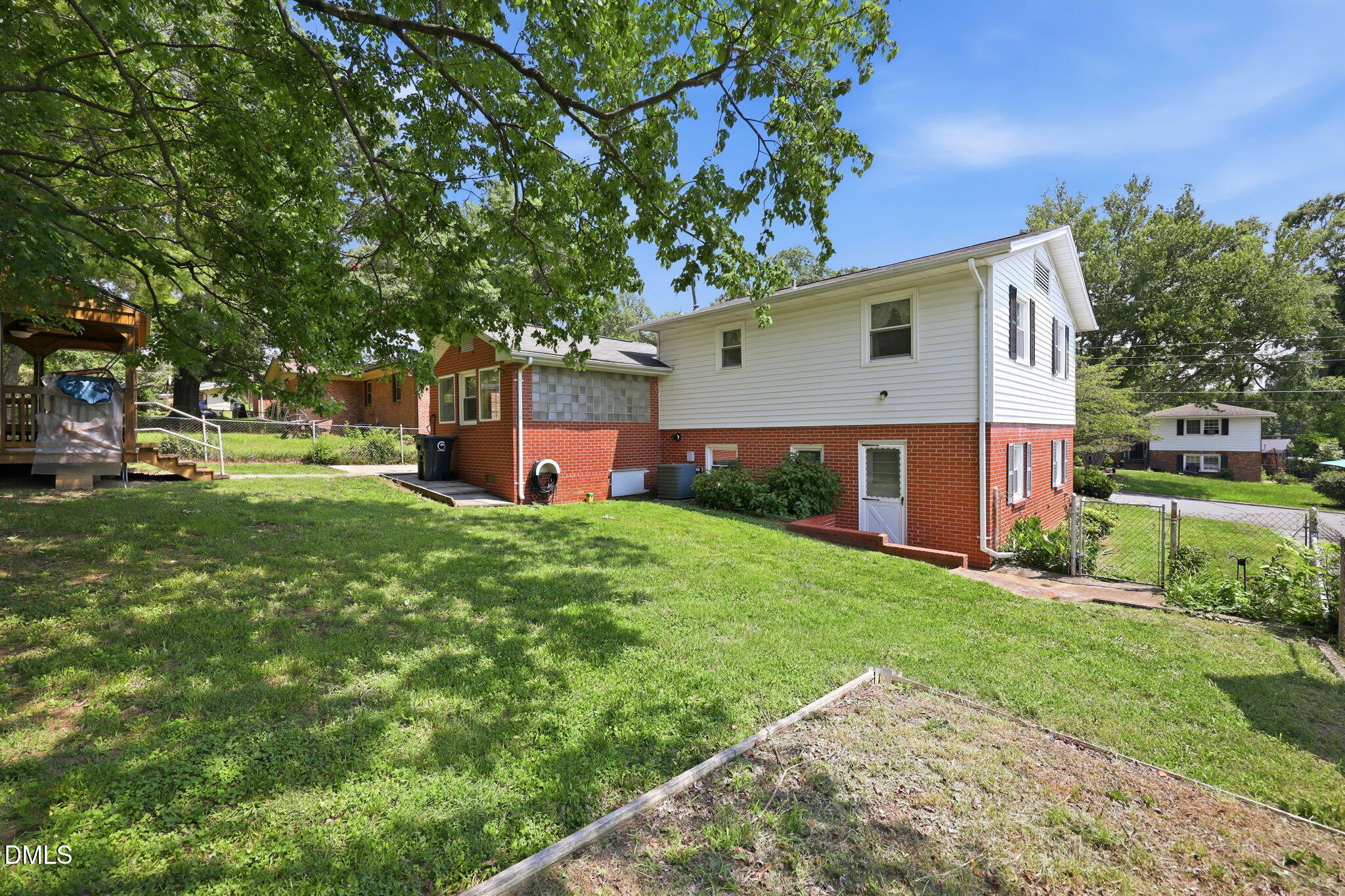 2222 Lynette Drive