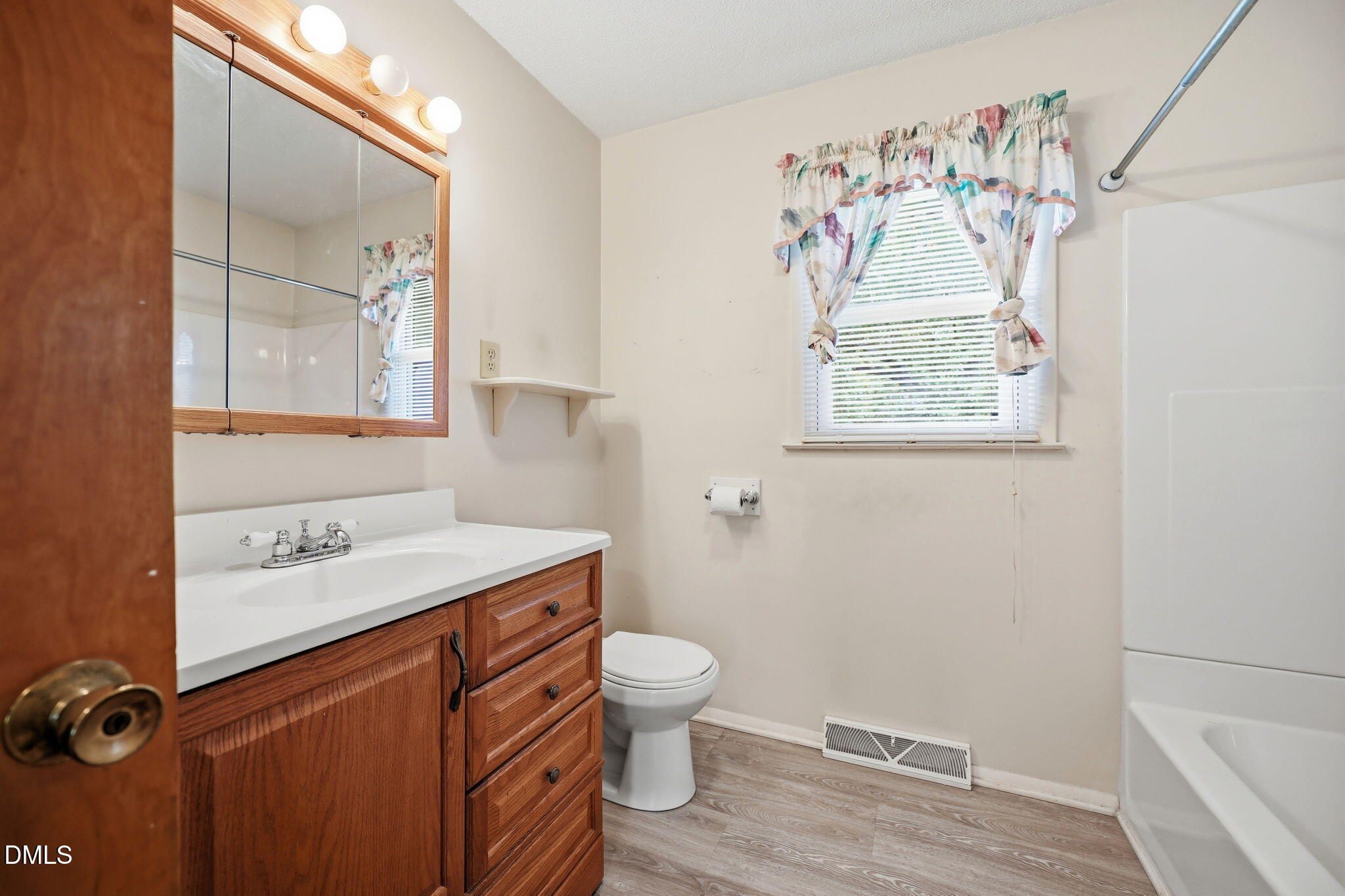 2222 Lynette Drive