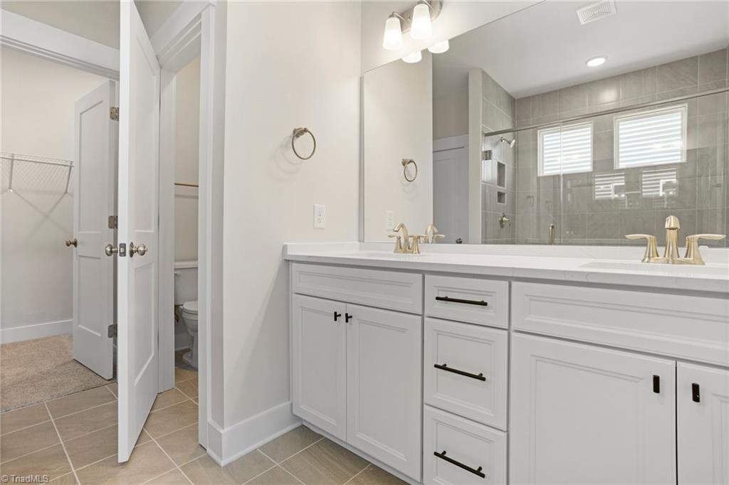 1129 Capulet Drive