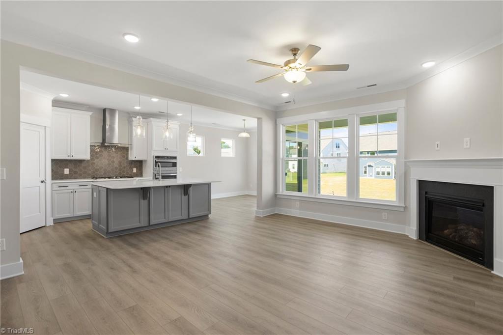 1129 Capulet Drive