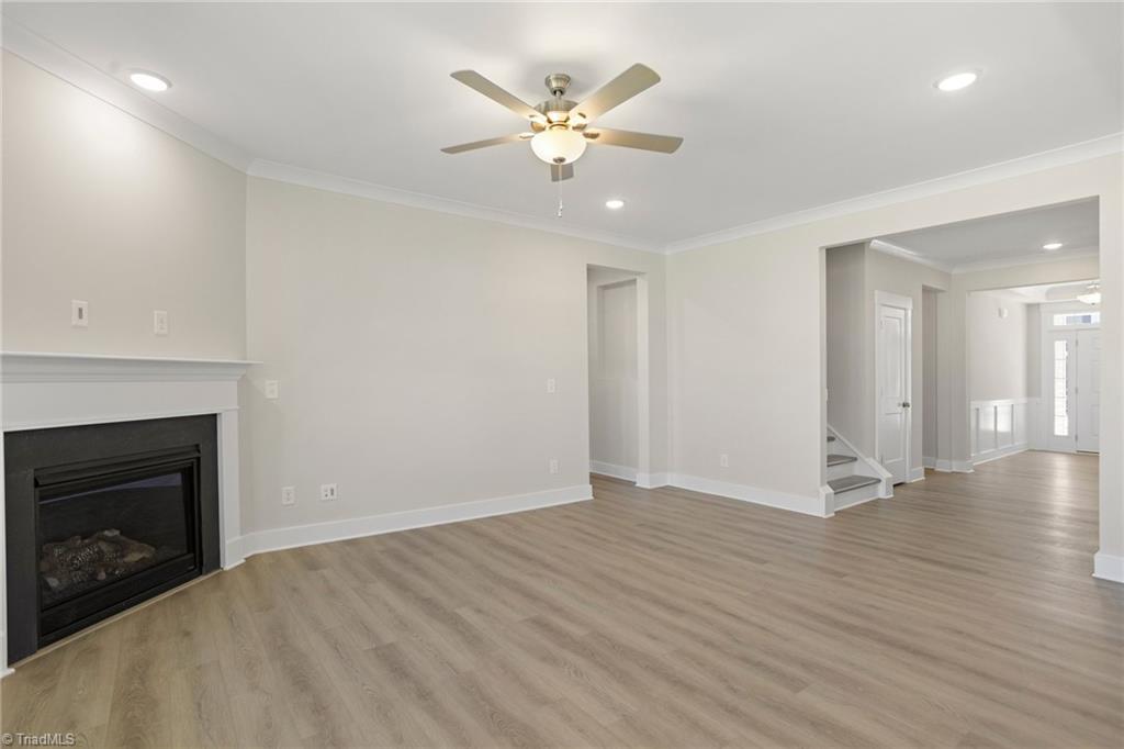 1129 Capulet Drive
