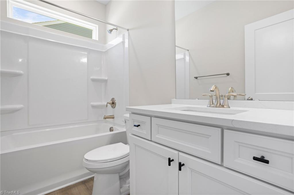 1129 Capulet Drive