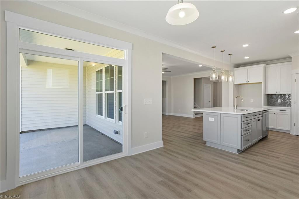 1129 Capulet Drive
