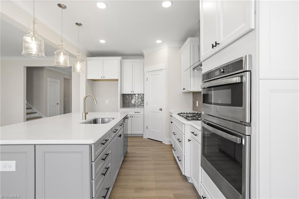 1129 Capulet Drive