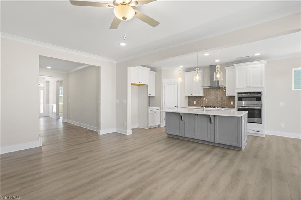 1129 Capulet Drive