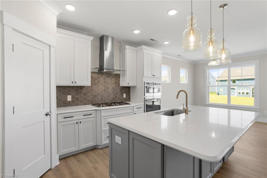 1129 Capulet Drive