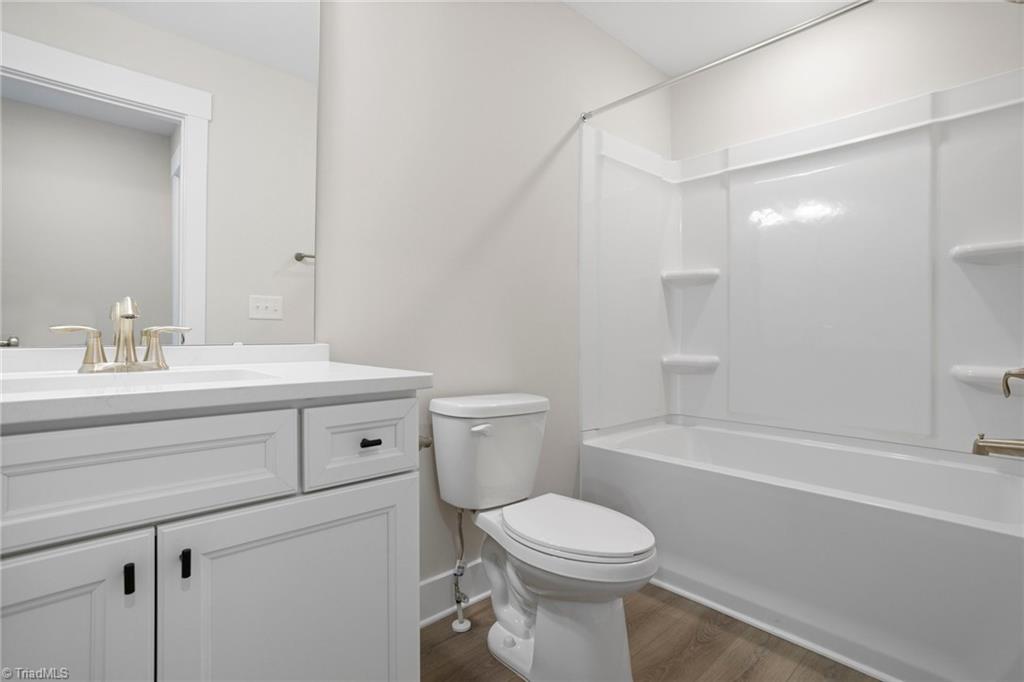 1129 Capulet Drive