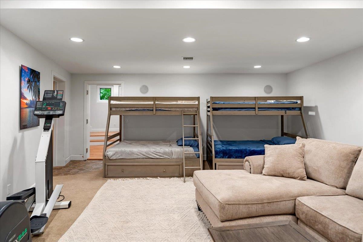 735 Siskiyou Lake Blvd